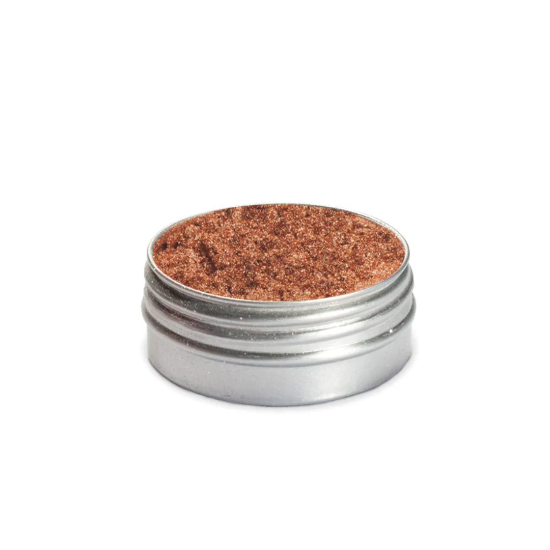 Mica bronze, pigment minéral nacré pour maquillage et cosmétiques. Reflets bronze métallisés pour un effet lumineux et éclatant. Disponible chez BS Gros, fournisseur de matières premières cosmétiques.