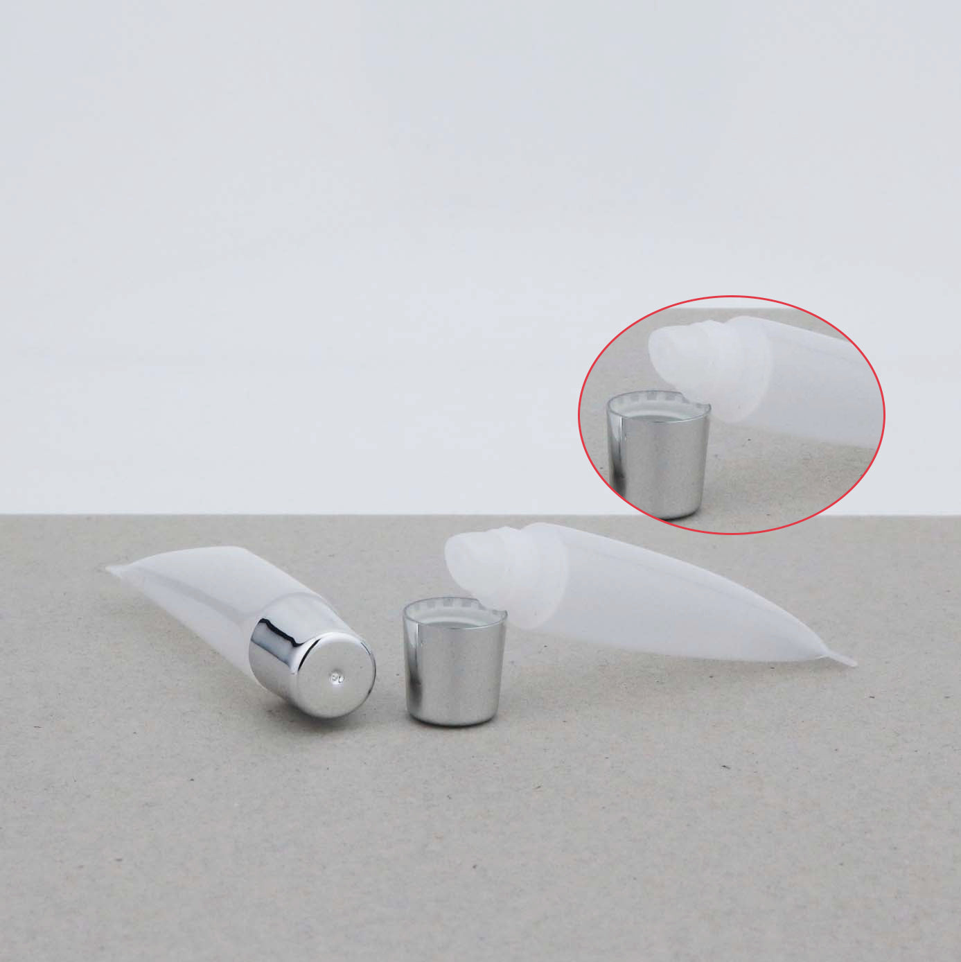 Tube transparent couvercle argent 15ml